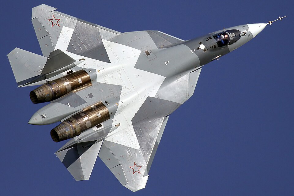 РФ посилює захист заводу, де виробляють винищувачі Су-57, через українські удари, - Military Watch